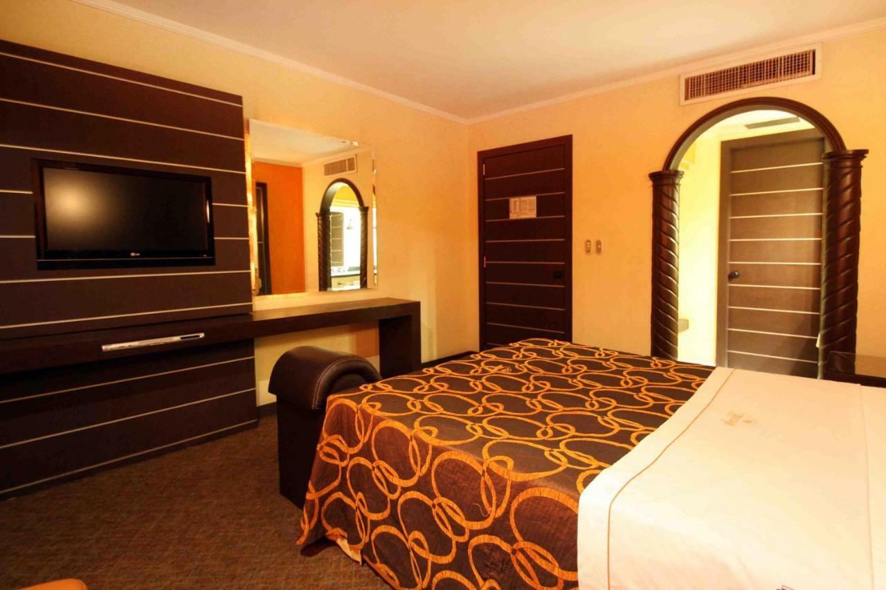 Motel Mirage Guadalajara Bagian luar foto
